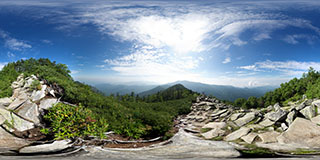 朝日岳 夏の山頂東斜面